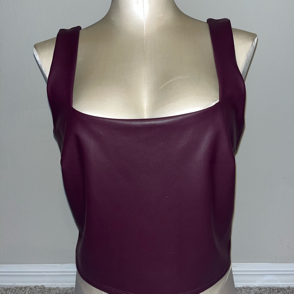 Sleeveless faux leather crop Top - Express Body Contour burgundy / deep plum